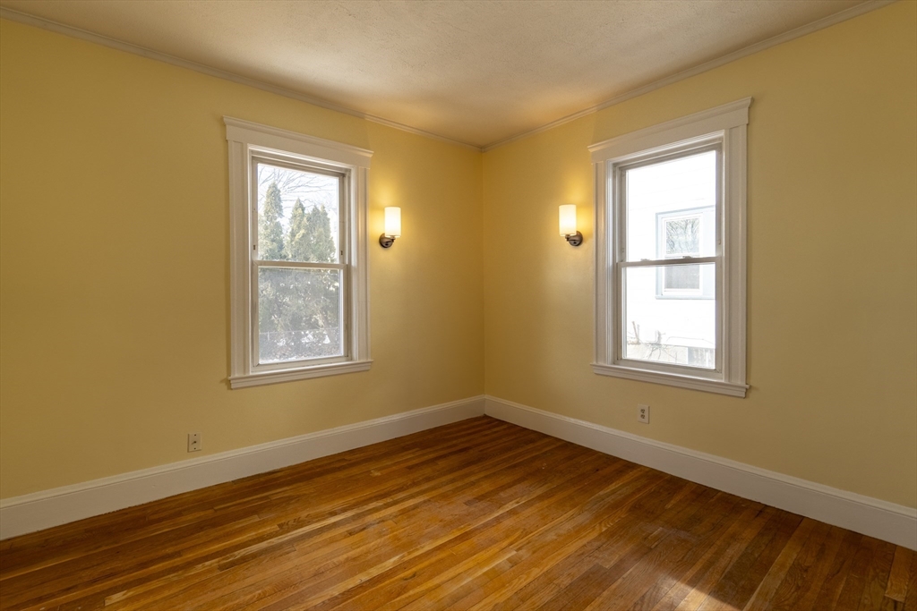 95 Bourne St, Jamaica Plain