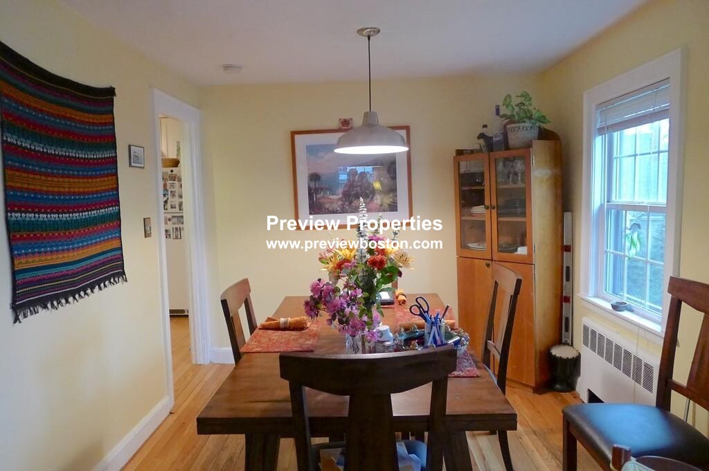 42 Hatfield, West Newton