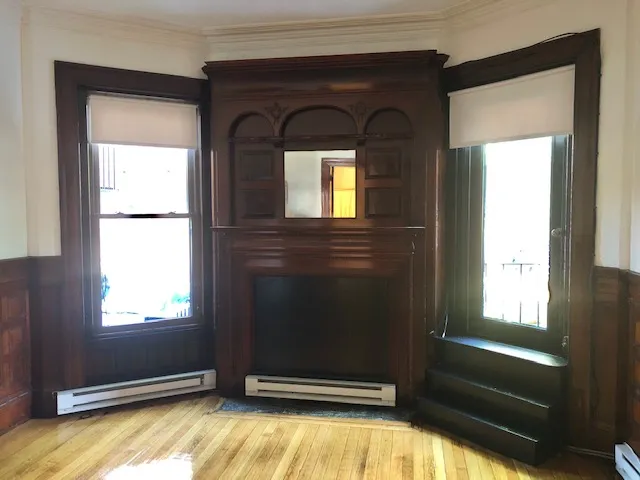 1061 Beacon St, Longwood