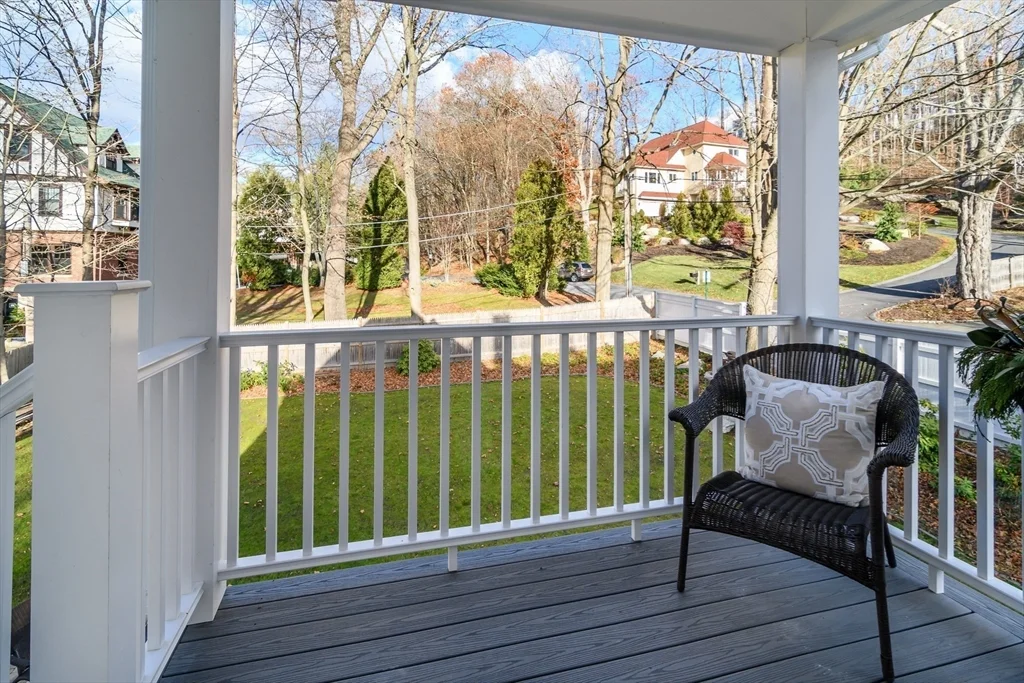 12R Maugus Ave, Wellesley Hills