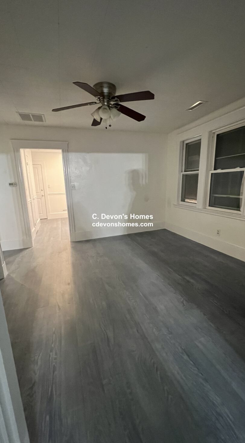 953 Shirley St, Winthrop