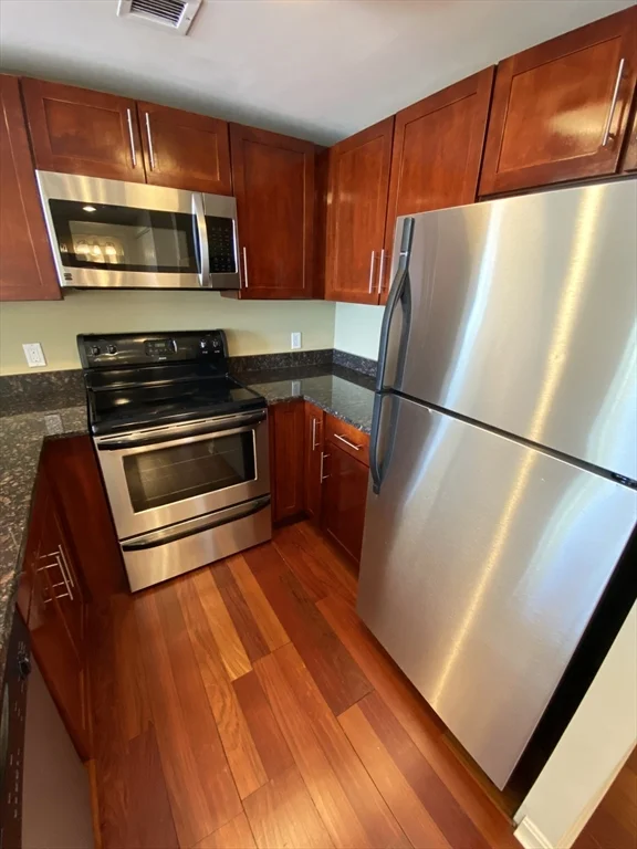 10 Museum Way, East Cambridge