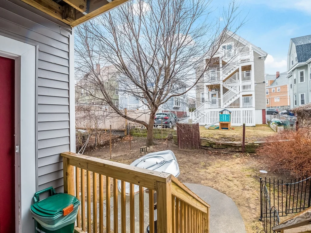 81 Bristol Rd, Medford