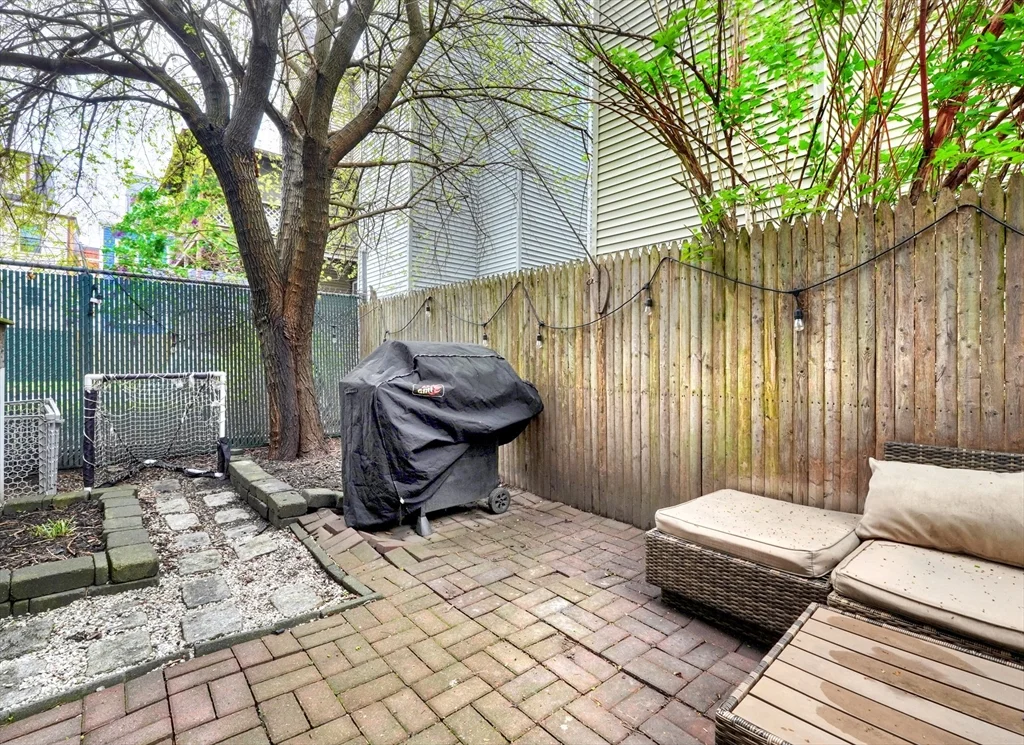 227 Bowen St, South Boston