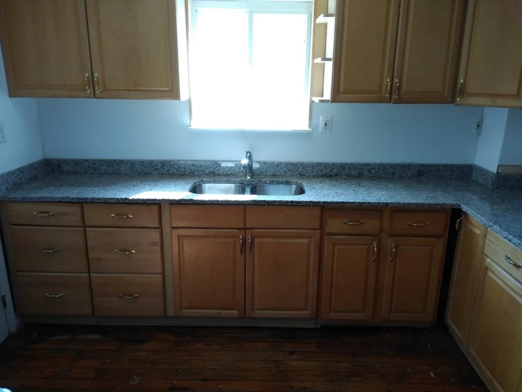 227 Main St, Blackstone