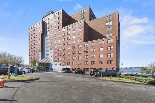 750 Davol St, Fall River