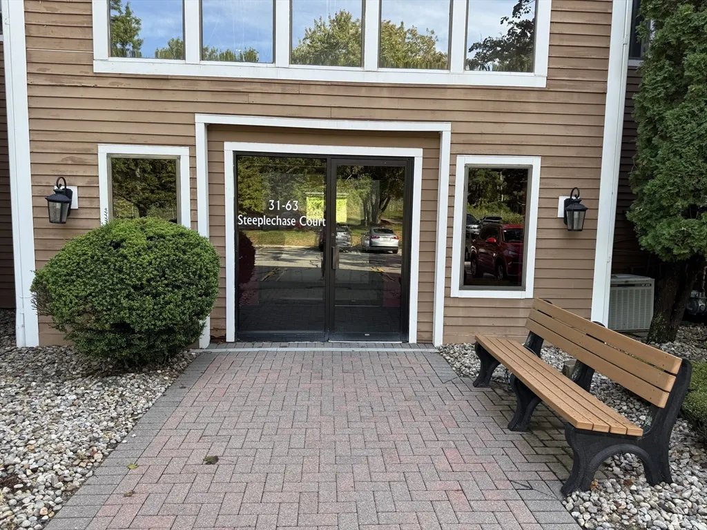 53 Steeplechase Ct, Zip 01832