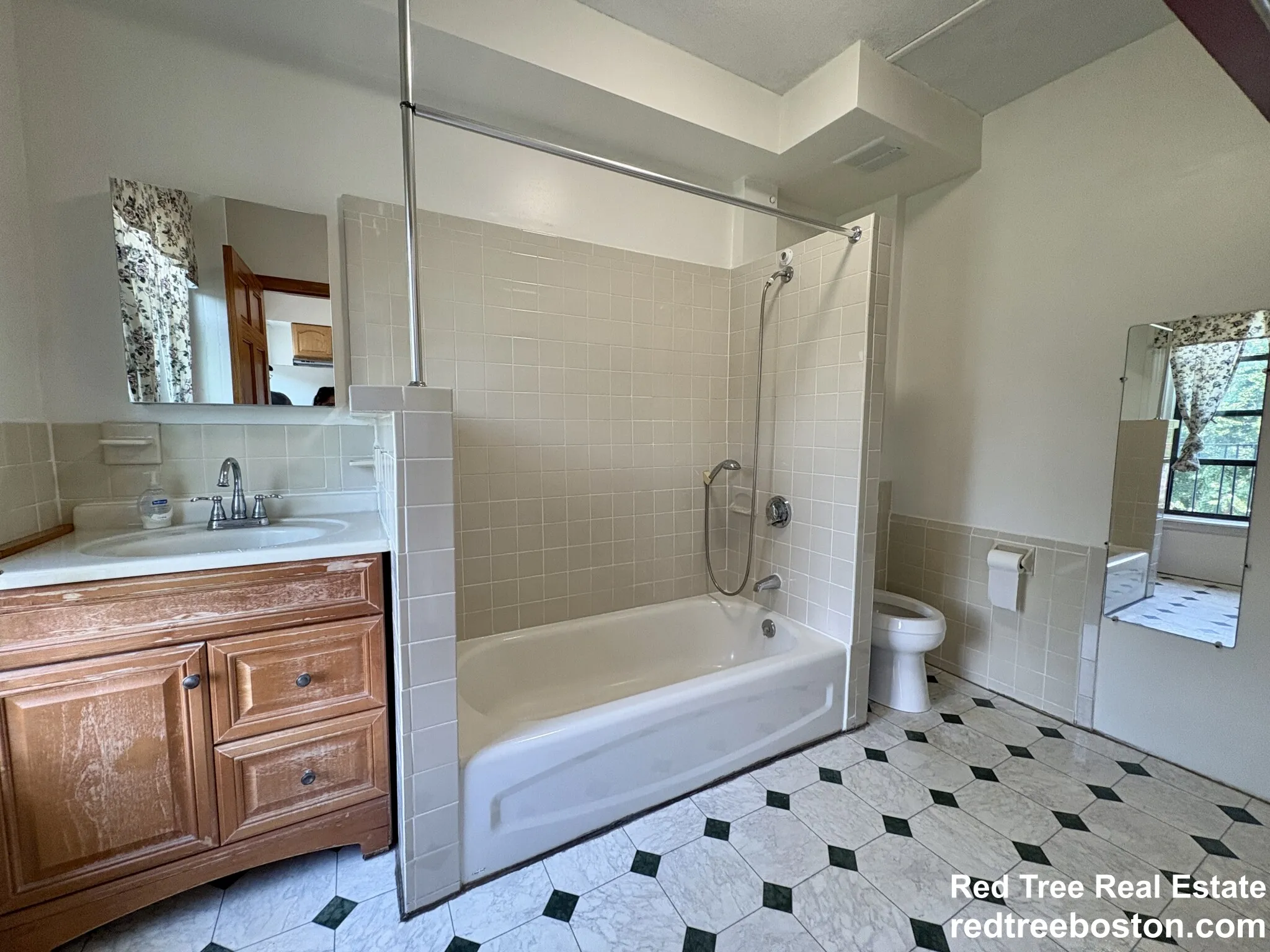 49 Dwight St, South End