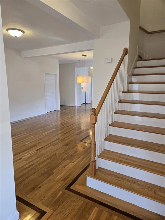 569 Adams, East Milton