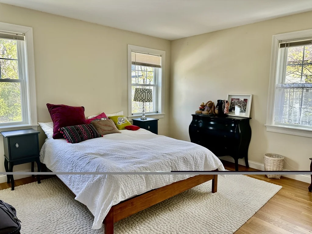 299 Cabot St, Newton