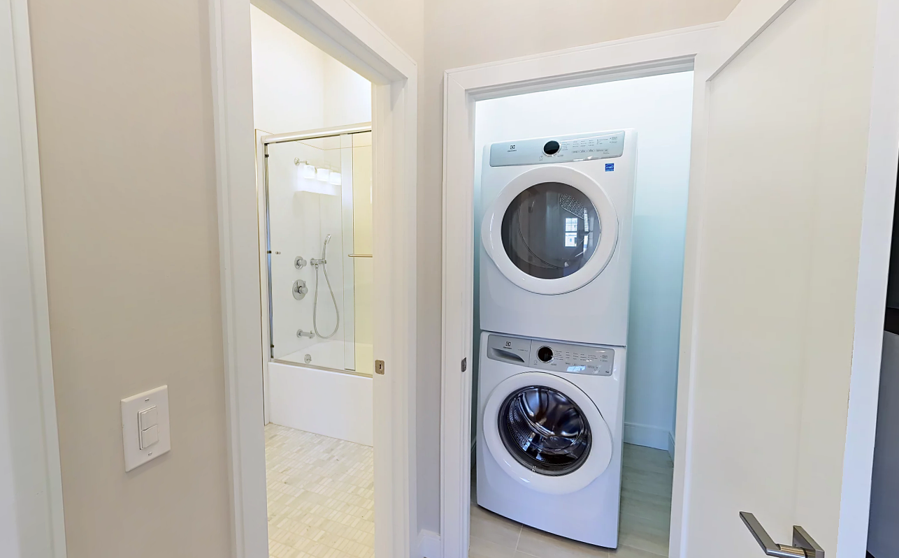 32 Cummins Highway, Roslindale