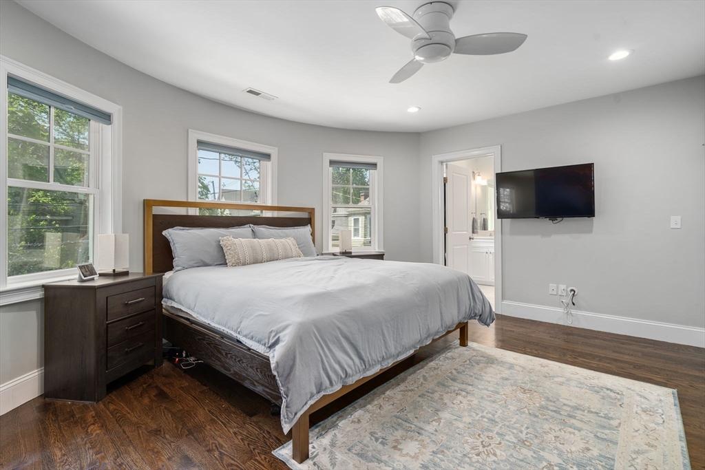 119 Charlesbank Rd, Newton Corner