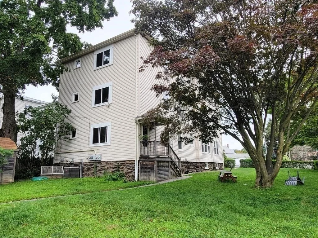 352 Chandler St, Worcester