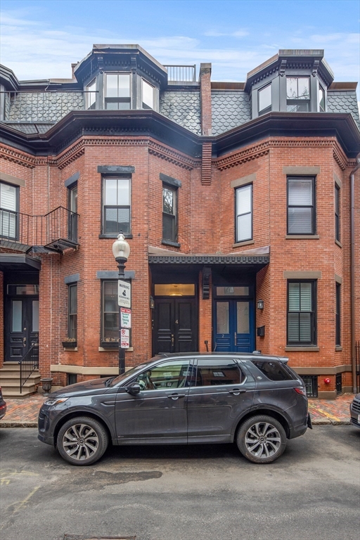 4 Cazenove St, South End