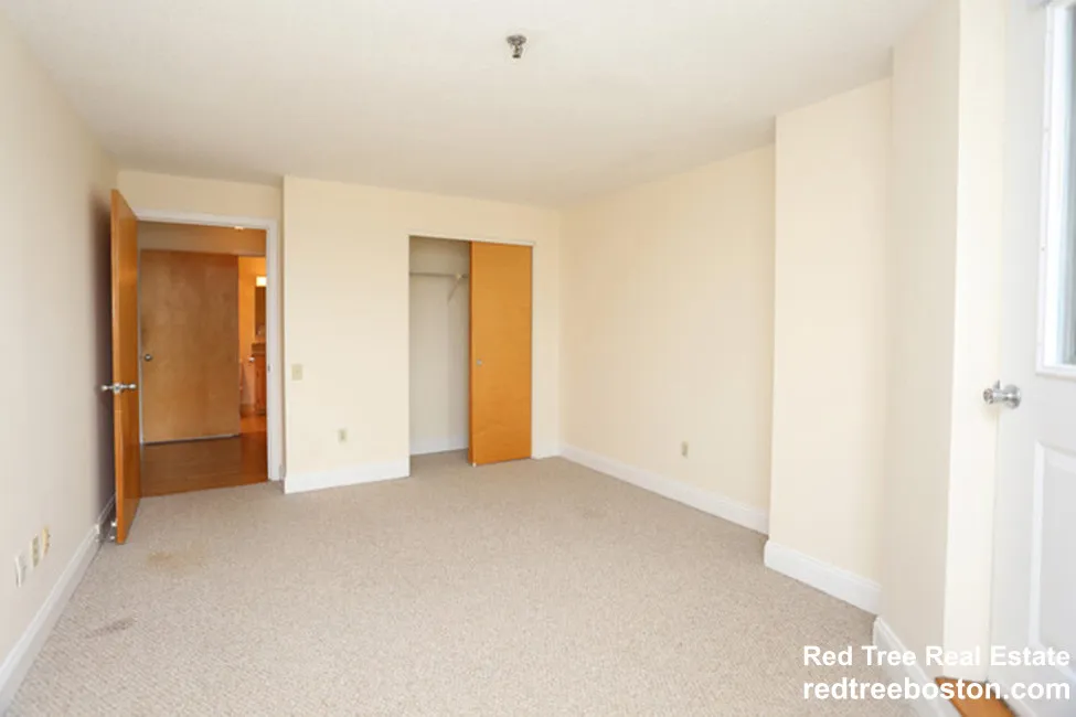 1079 Commonwealth Ave, Allston