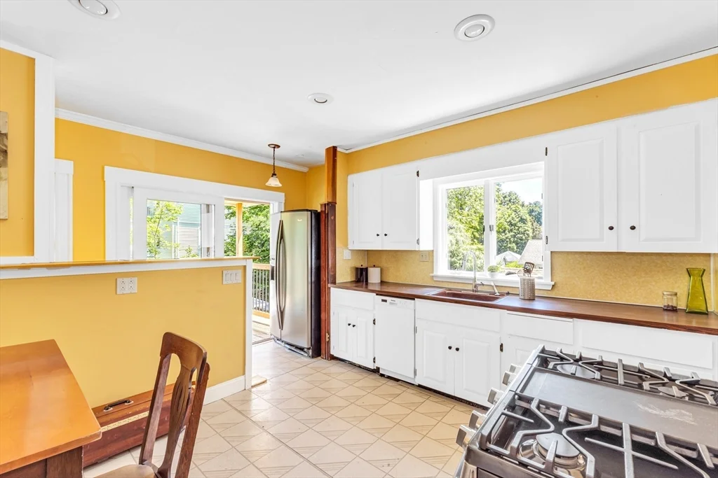 89 Dent St, West Roxbury