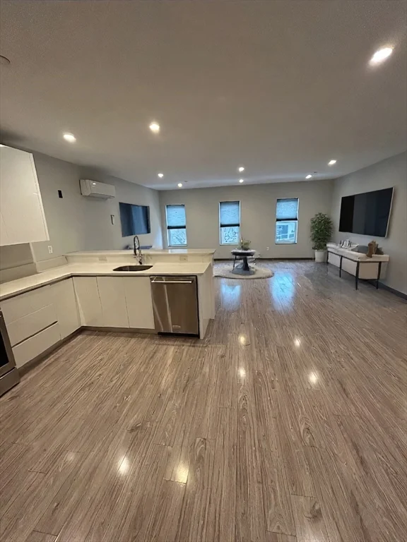 145 Newbury Ave, Quincy