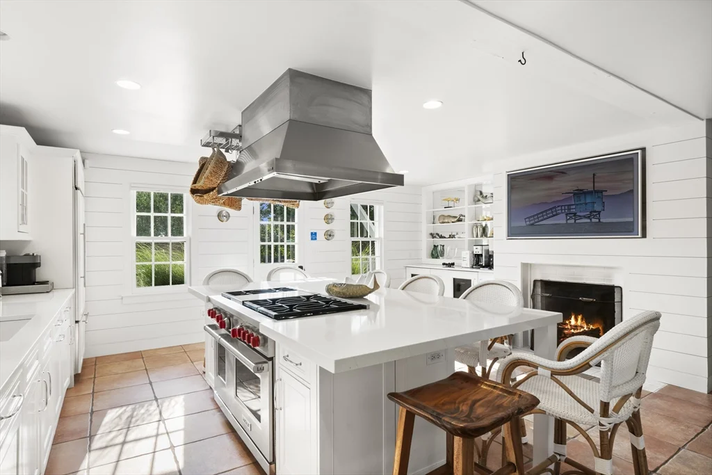 2 Drew Ln, Nantucket