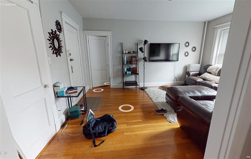 11 Gray St, Neighborhood Nine