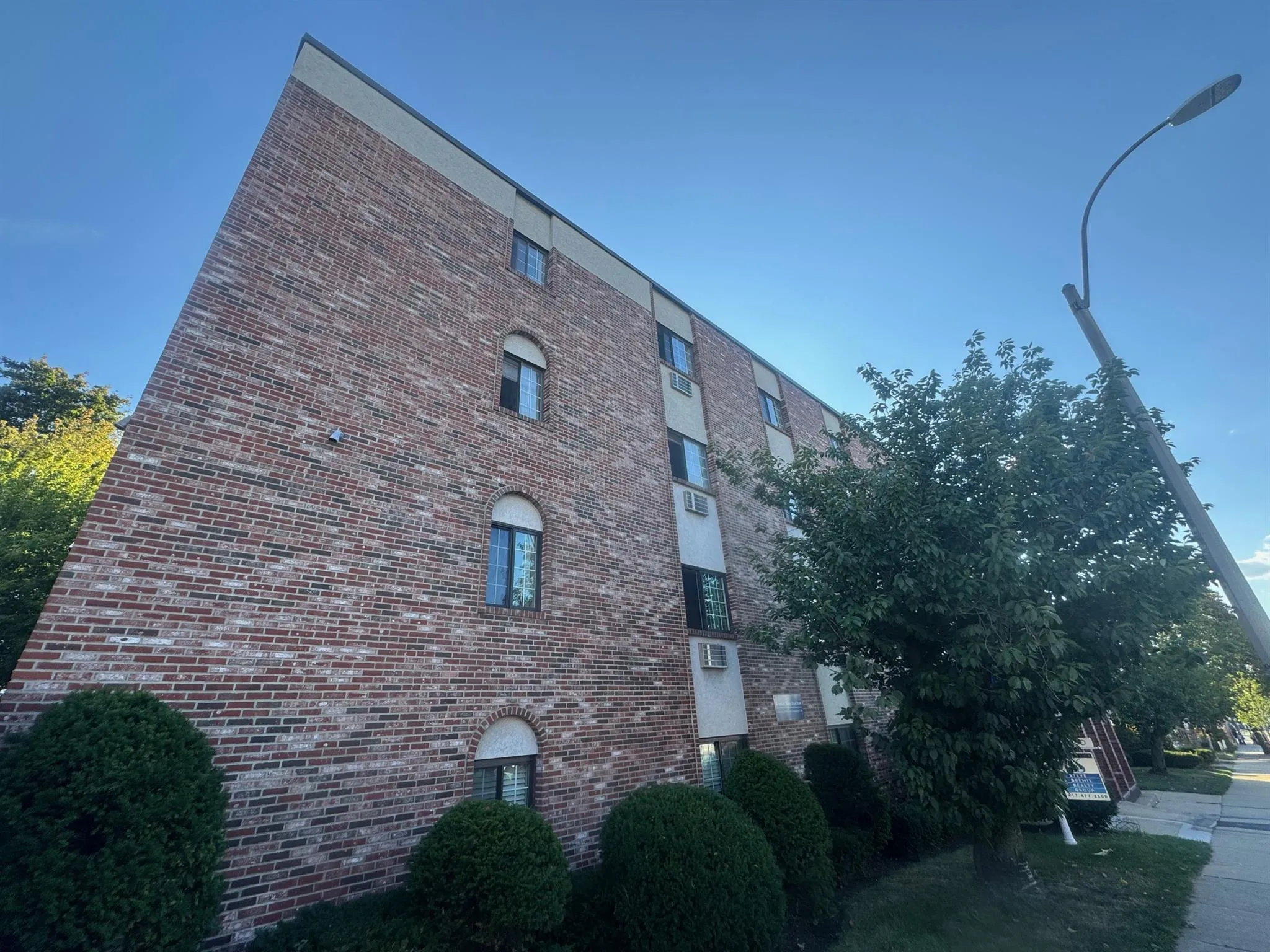 474 Broadway, Magoun Square