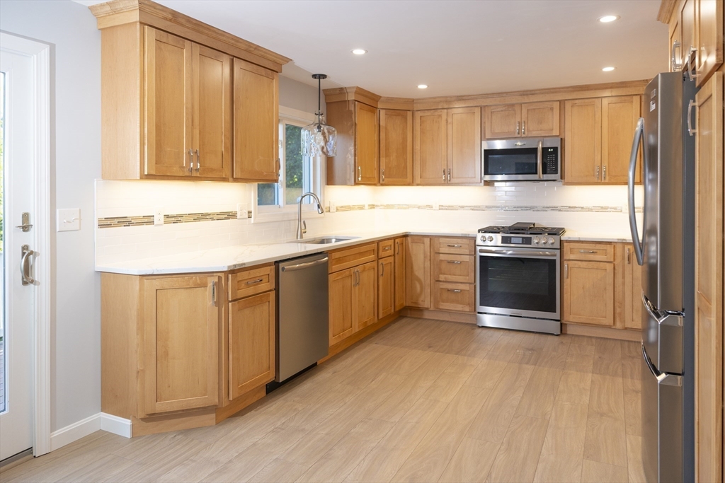 122 Leedham St, Attleboro