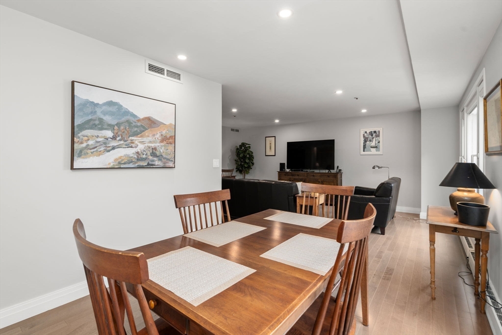 20 Rowes Wharf, Waterfront