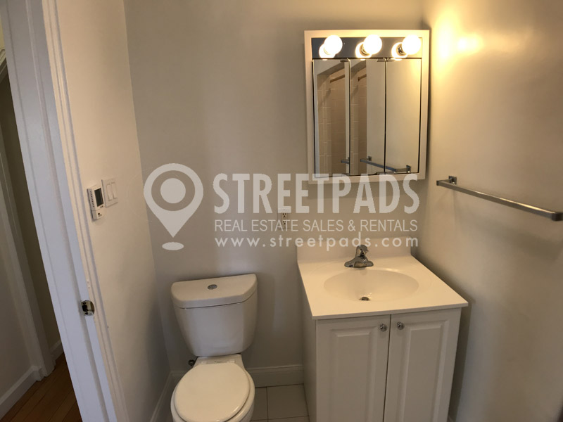 60 Brattle St, Harvard Square