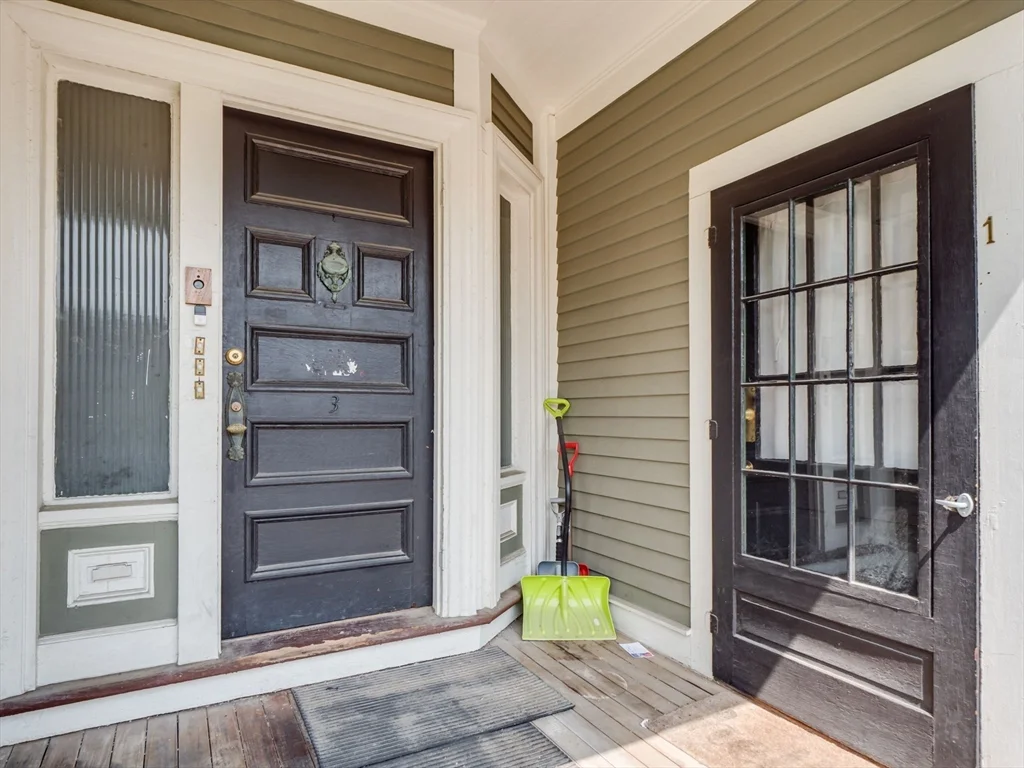 3 Monmouth St, Spring Hill