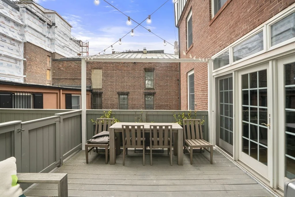 8 Newcomb, Roxbury
