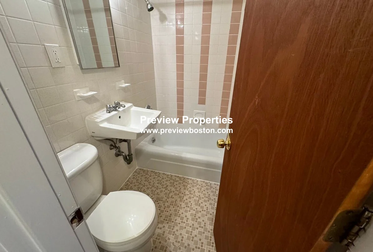 168 North Beacon St, Brighton