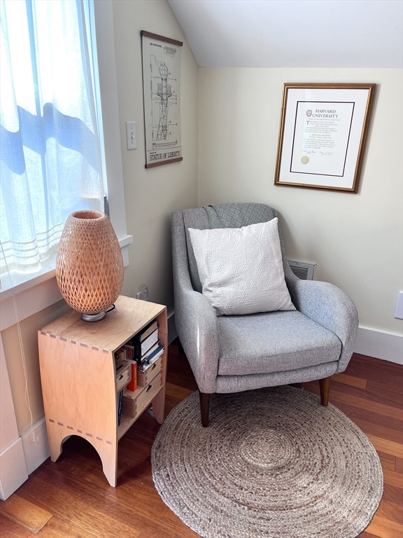 44 Rockview St, Jamaica Plain