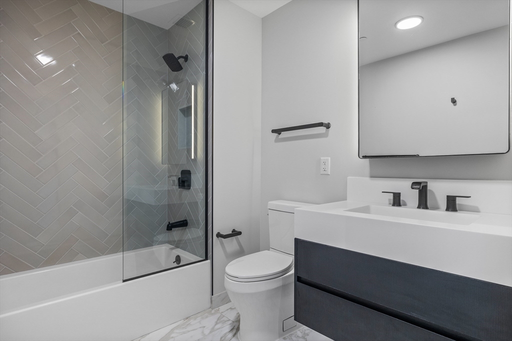 55 Lagrange St, Midtown