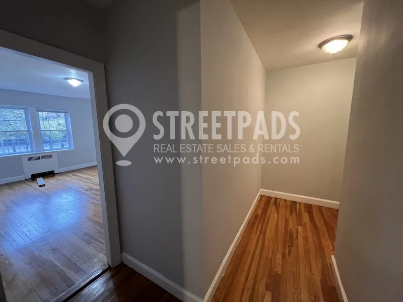 1139 Beacon St, Longwood