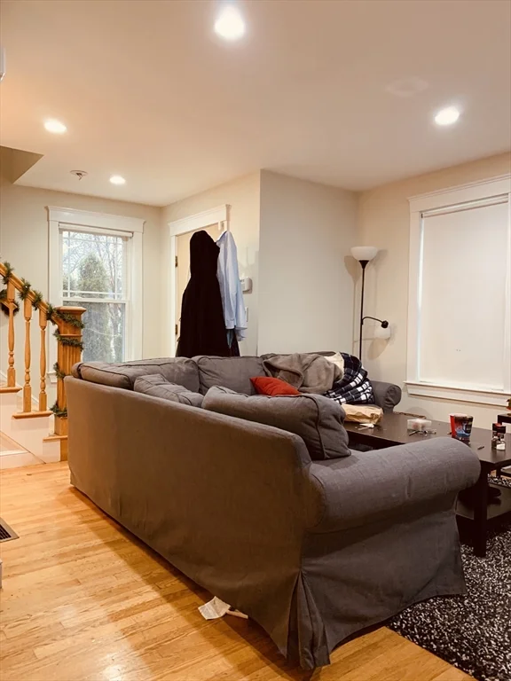 27 Iroquois, Mission Hill