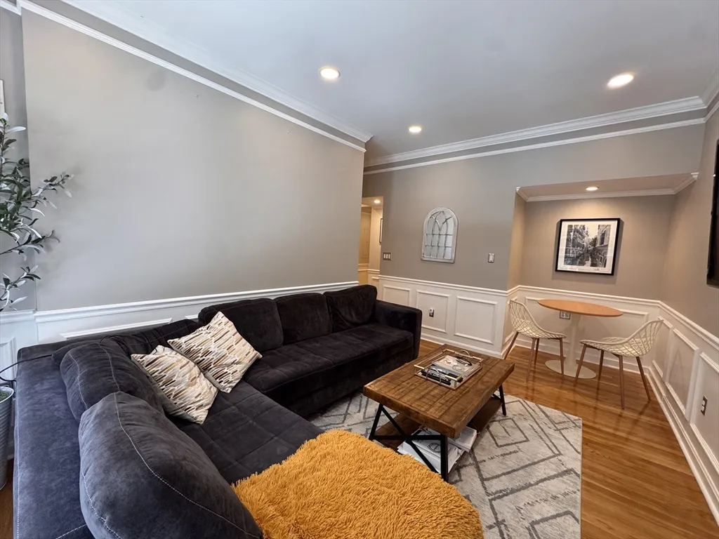 416 Marlborough St, Back Bay