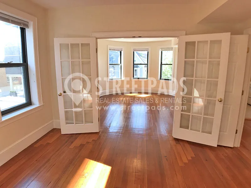 881 Massachusetts Ave, Central Square