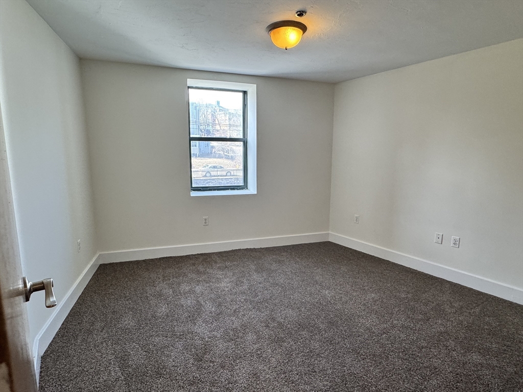 12 Crane St, Southbridge