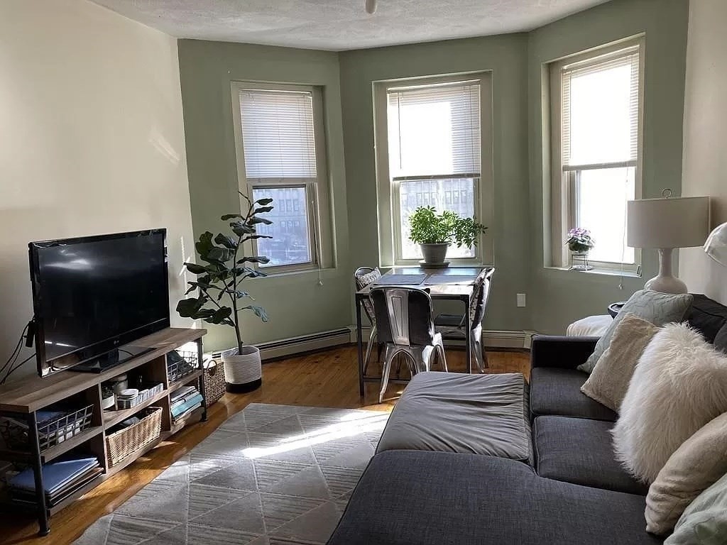 1665 Commonwealth Ave, Brighton