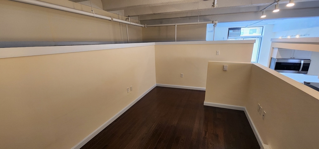 12 Stoneholm St, Fenway