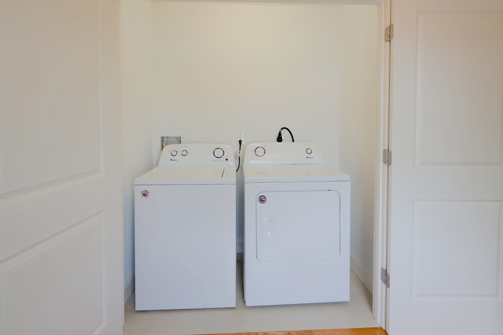 63 Bacon St, Waltham