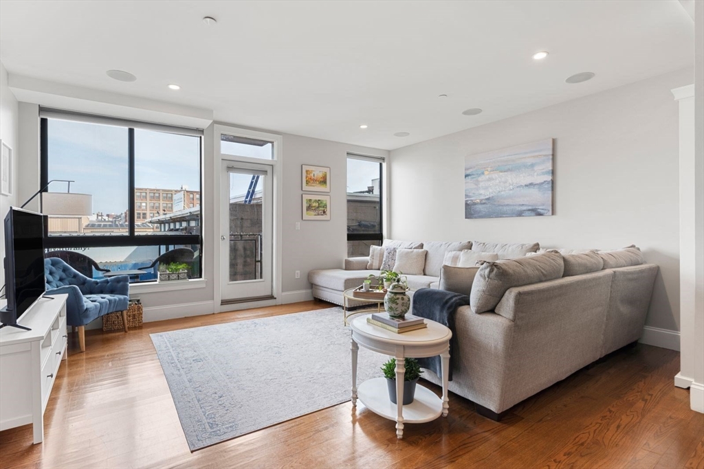 339 D St, South Boston