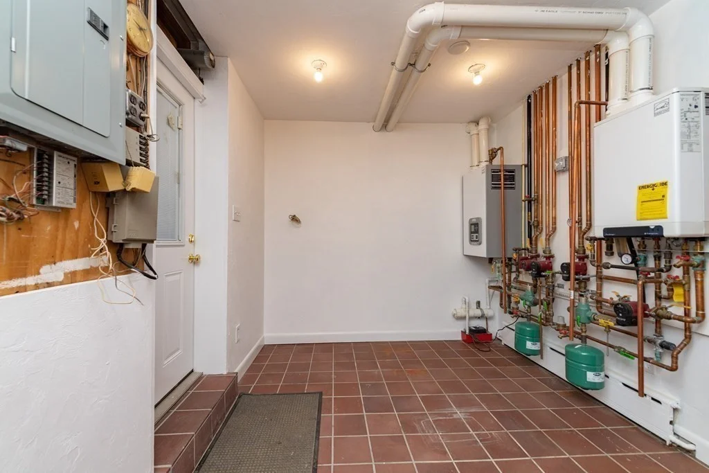 72 Fairmont St, Cambridgeport