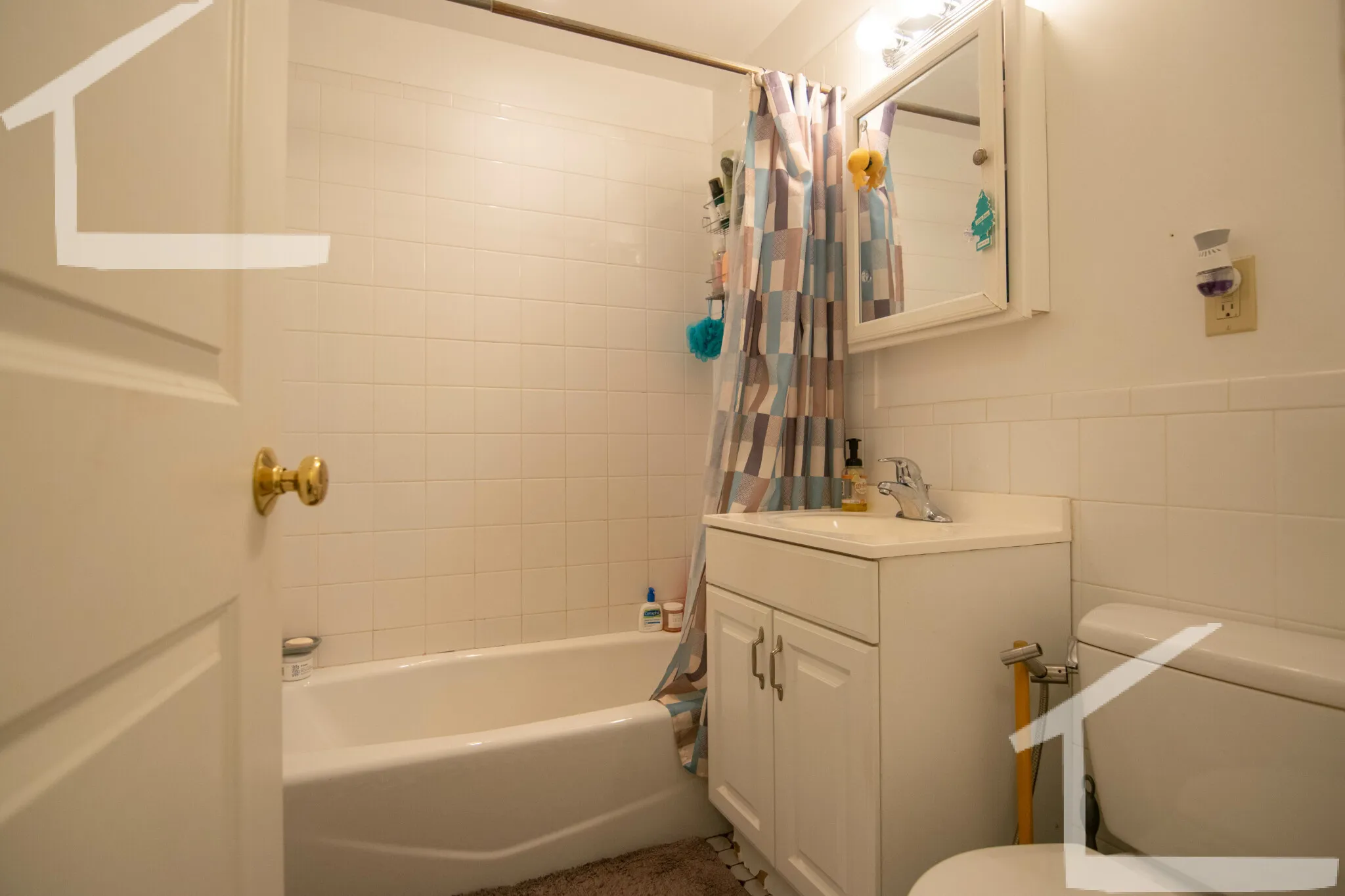 27 Glenville Ave, Allston