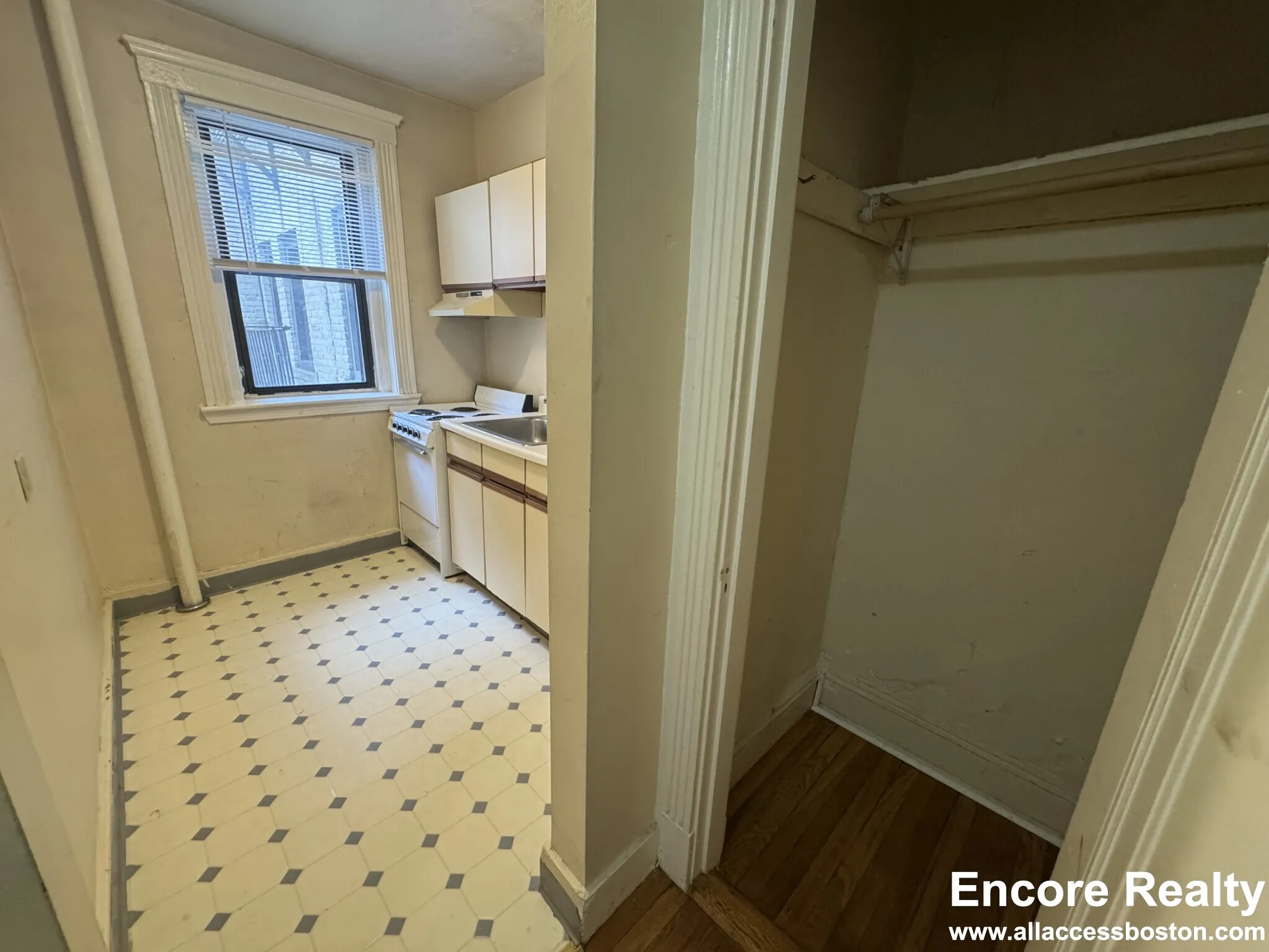 11 Peterborough St, Fenway