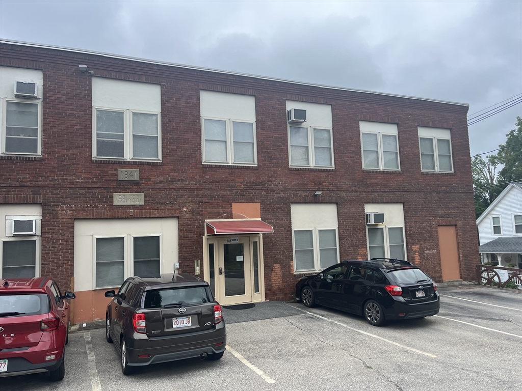 205 Chapin St, Southbridge