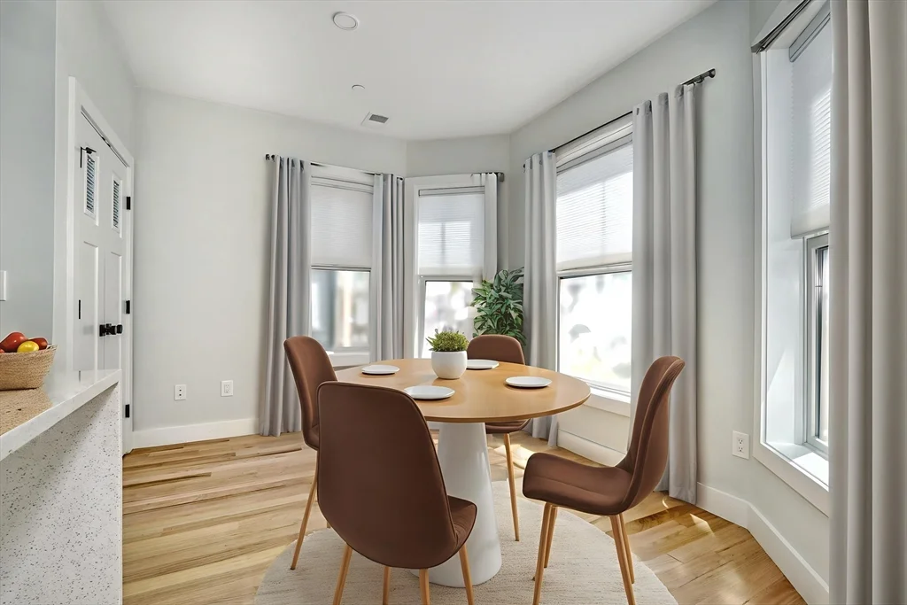 214 Havre St, East Boston