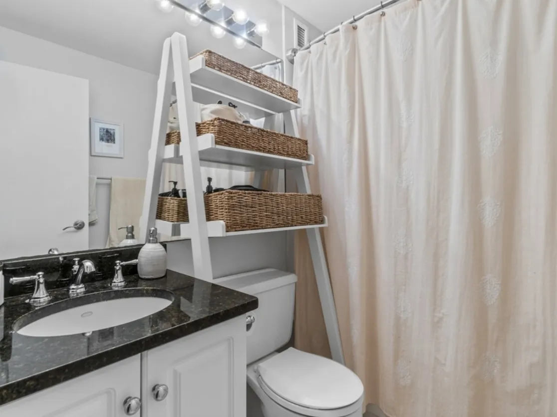 42 8th St, Charlestown