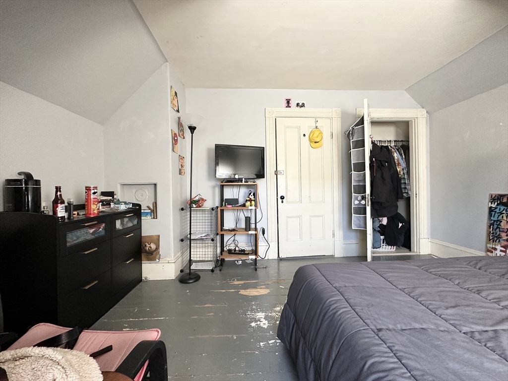 71 Gardner St, Allston