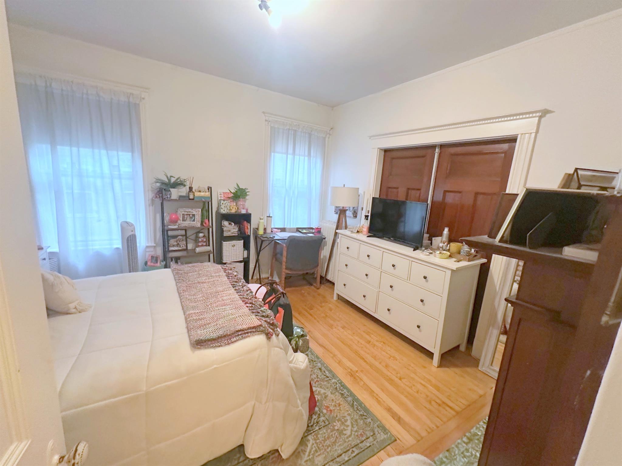 22 Upland Rd, Neighborhood Nine