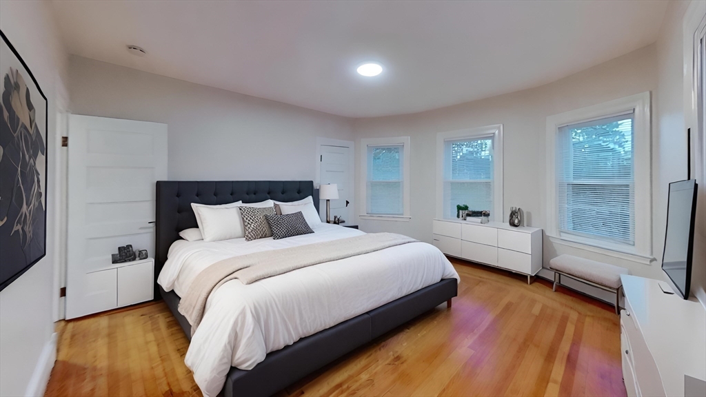 44 Dimmock St, Quincy